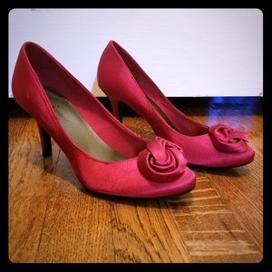 Fioni Night, red satin heels